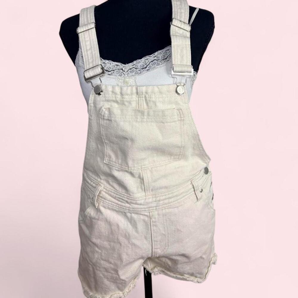 Boohoo size 6 cream denim overalls jumper